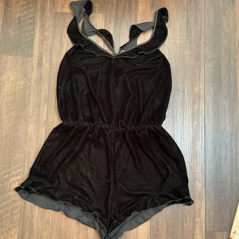 Victoria's Secret Velvet Ruffle Romper Black Strappy Cross Back Medium Chic Luxe